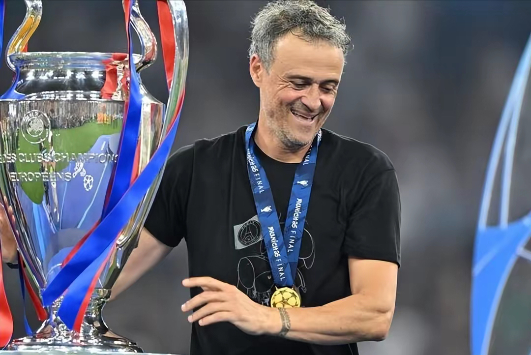 九游下载-包含今夜巴黎圣日耳曼战术微调：意大利杯节点到来，更衣室稳定，高层口径保持一致的词条